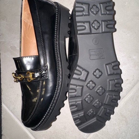 Circus by Sam Edelman Shiny Black Loafers with Gold Chain NWOB - Picture 4 of 4